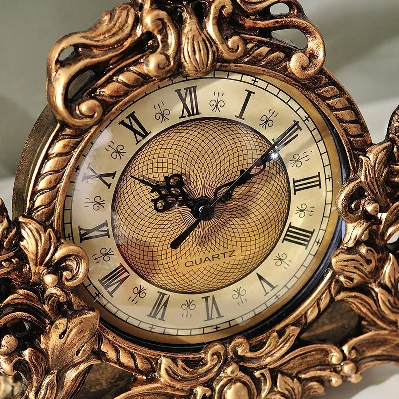 Creative Retro Living Room Resin Clock Desk Clock Ornaments Bedroom Desktop Silent Clocks